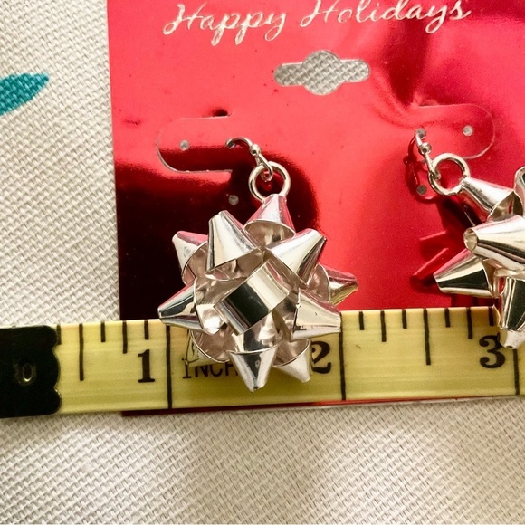 Christmas Gift Bow Drop Earrings Silver-Toned Dangle Holiday Costume Jewelry NWT - Picture 2 of 3